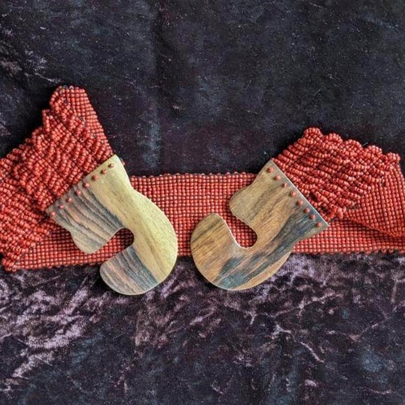 Vintage Erik & Mike Beaded Stretch Belt, Interlocking Wooden Clasp, Red - Picture 11 of 15